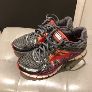 Women’s Brooks Shoes